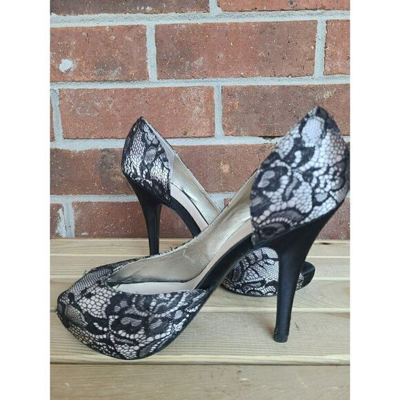 Disney Cinderella Lace High Heels Women's 7.5 - Picture 2 of 7